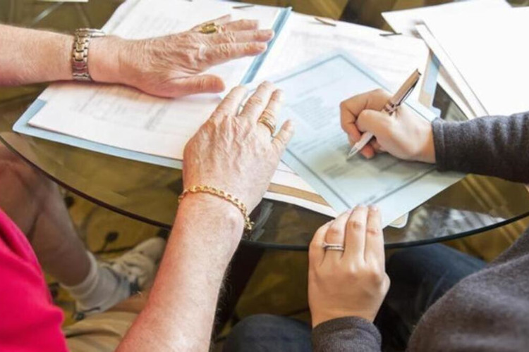 el viudo siempre hereda