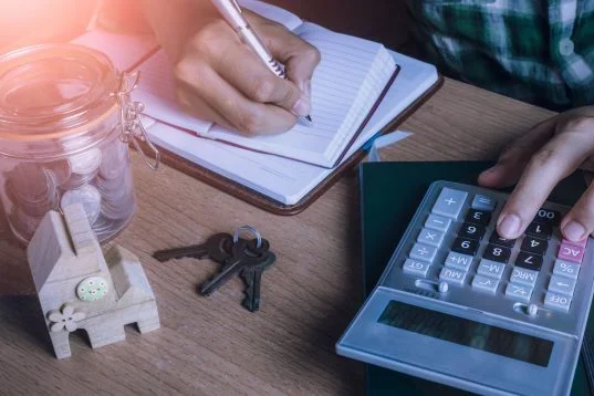 Giro en el impuesto de sucesiones: adiós a pagar por la herencia de tus padres si el testamento incluye esto